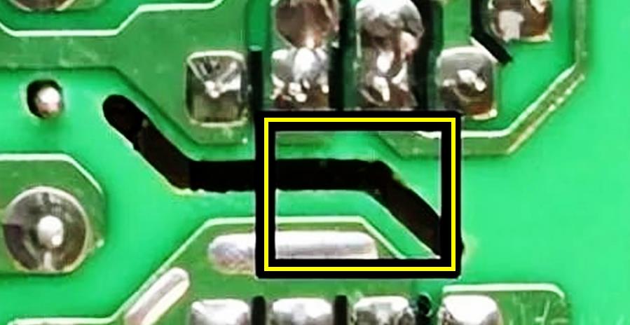 PCBスロット